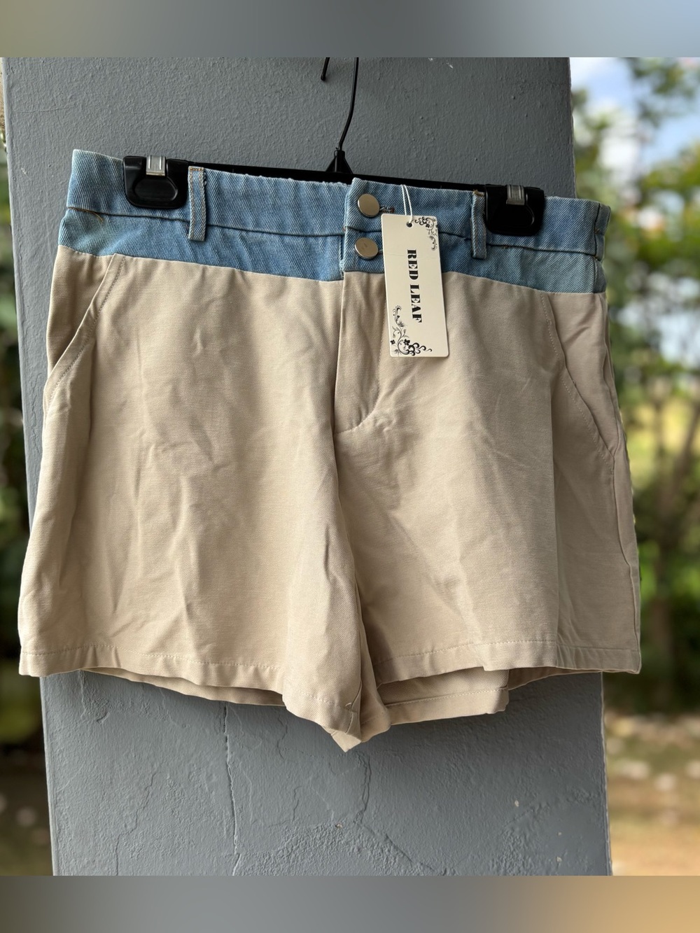 High-Waist Beige Shorts with Light Blue Waistband by Red Leaf NWT Size Large